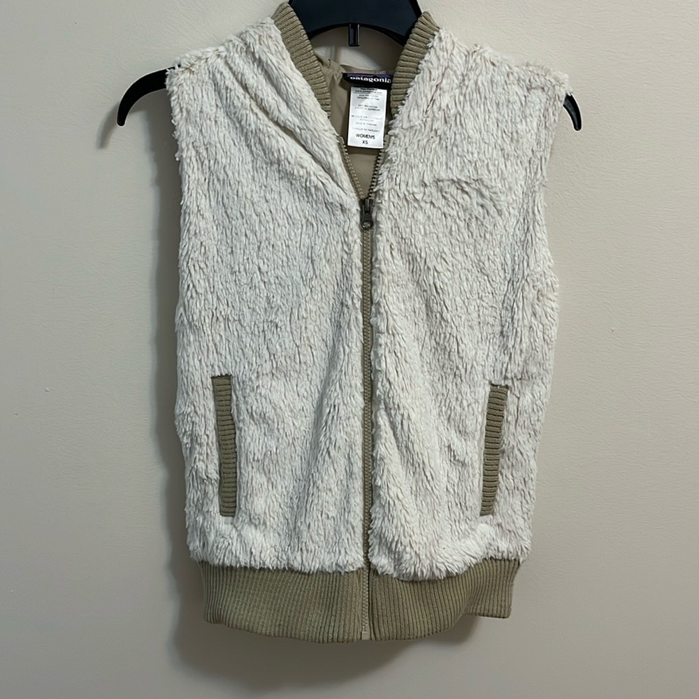 Patagonia Conejo hooded fleece vest XS faux fur sherpa style zip up fuzzy soft